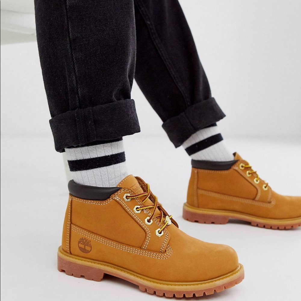 TIMBERLAND NELLIE CHUKKAS SZ 8.5